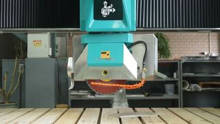 Máy cưa cầu cnc 5 trục (màu xanh)