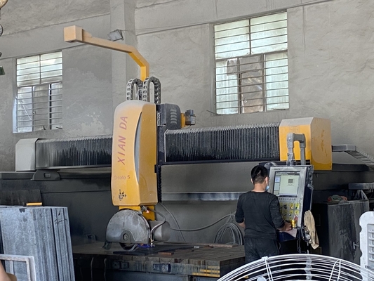 Máy cắt cầu 5100kg với chuyển động bàn tự động 15m3/h
