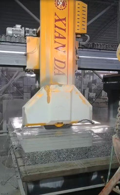 Máy cắt đá bốn cột