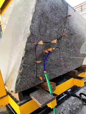 Máy cưa kim cương dây CNC 5 trục chính xác cho nhu cầu cắt 3D chính xác