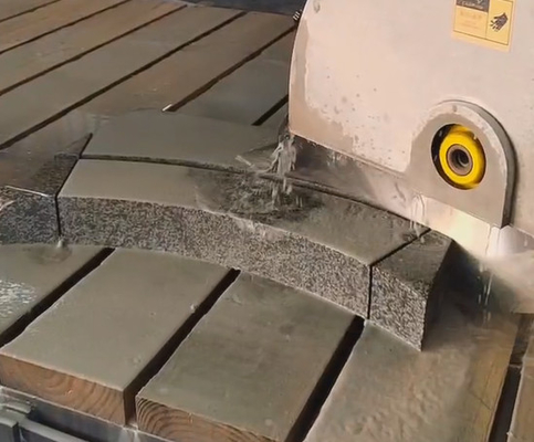 Máy cắt cầu 5 trục để tạo hồ sơ