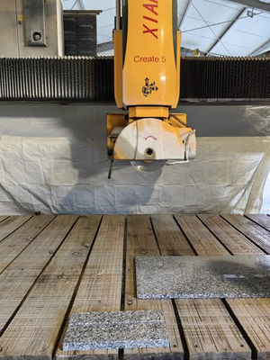 Máy cắt cưa cầu 5 trục với chuyển động bàn tự động nguồn cung cấp điện AC và nguồn điện chính 15kw