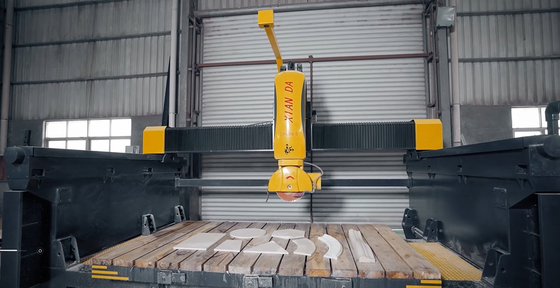 Xianda Trung tâm gia công máy tính đa chức năng CNC của Ý 5 trục Bridge Saw Stone Cutting Machine