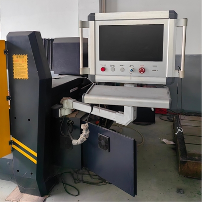 Trung tâm máy CMC tiên tiến với bộ thay đổi công cụ tự động