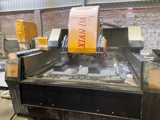 Máy cắt CNC tuyến tính 3 trục với công suất 220V 15kw động cơ chính và 21,5kw tổng công suất cho hàng rào đá granit