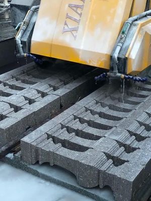 Máy cắt CNC tuyến tính 3 trục với công suất 220V 15kw động cơ chính và 21,5kw tổng công suất cho hàng rào đá granit