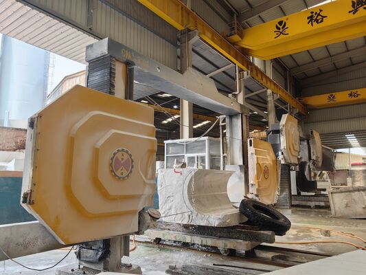 Máy cưa dây kim cương CNC 4 trục với bàn xoay 360 °