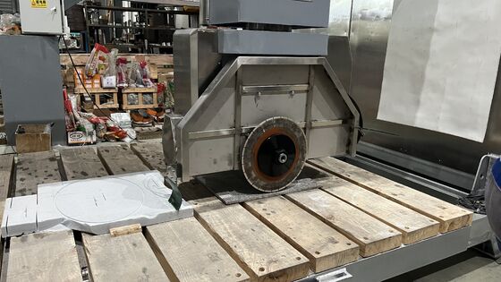CE 5-Axis Bridge Stone Cutter Italian DDX System 900mm Saw Blade với cửa bảo vệ tùy chọn