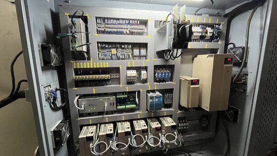 Máy cắt đá cầu 5 trục với hệ thống DDX của Ý, lưỡi cưa 900mm và độ chính xác cắt ± 0,1 mm