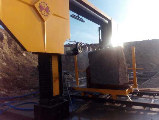 Máy cưa dây kim cương điều khiển PLC cho đá Granite Marble với kích thước xử lý tối đa 3500x3500x1800mm và động cơ chính 15KW