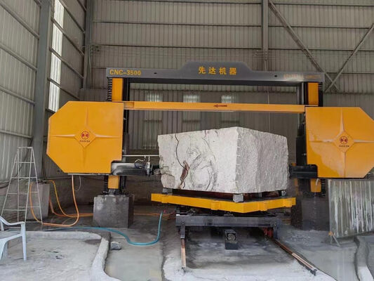 Máy cưa dây kim cương CNC với xe đẩy xoay 360°, đường kính bánh xe 1600mm và mức tiêu thụ nước 4m³/h