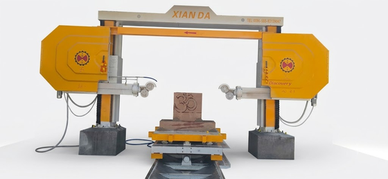Khám phá 4 Máy cưa dây kim cương CNC với bàn làm việc điều khiển 360 ° và tốc độ cắt 20-40 M/S để cắt đá chính xác