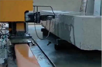 Máy cưa dây CNC di động dạng cổng với bốn bánh đà để cắt khối đá lớn 3500 × 3500 × 2200 mm