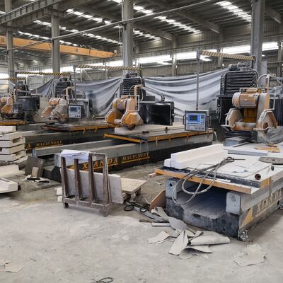 Máy định hình đá điều khiển PLC với lưỡi cắt đôi và khung thép hàn chịu lực