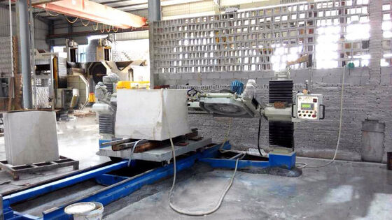 Máy cắt đá phiến tròn CNC thuận tiện để chế biến đá granite