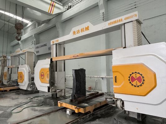 Máy cưa dây kim cương CNC với bàn quay 360 ° và trục 15KW để cắt chính xác cao