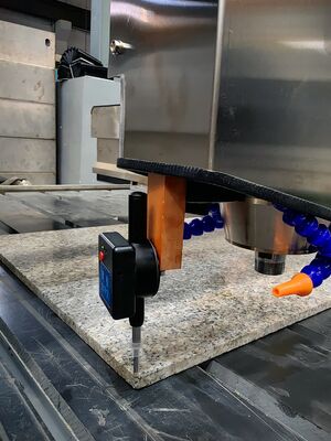 Máy khắc đá CNC chạy bằng điện với độ chính xác 0,02mm và tốc độ không khí 15m / phút cho đá trải sàn xúc giác