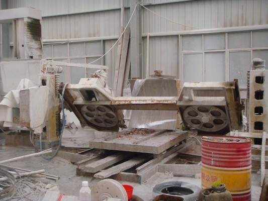 Máy cắt đá tấm tròn CNC Curb bê tông